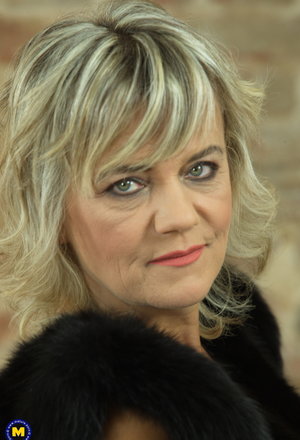 18 year old cutie Christine Paradise pulling denim shorts aside